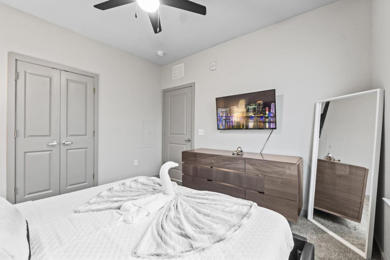 סיינט פיטרסברג Tropicana Field 1 Bed In Downtown St Pete With Free Parking מראה חיצוני תמונה