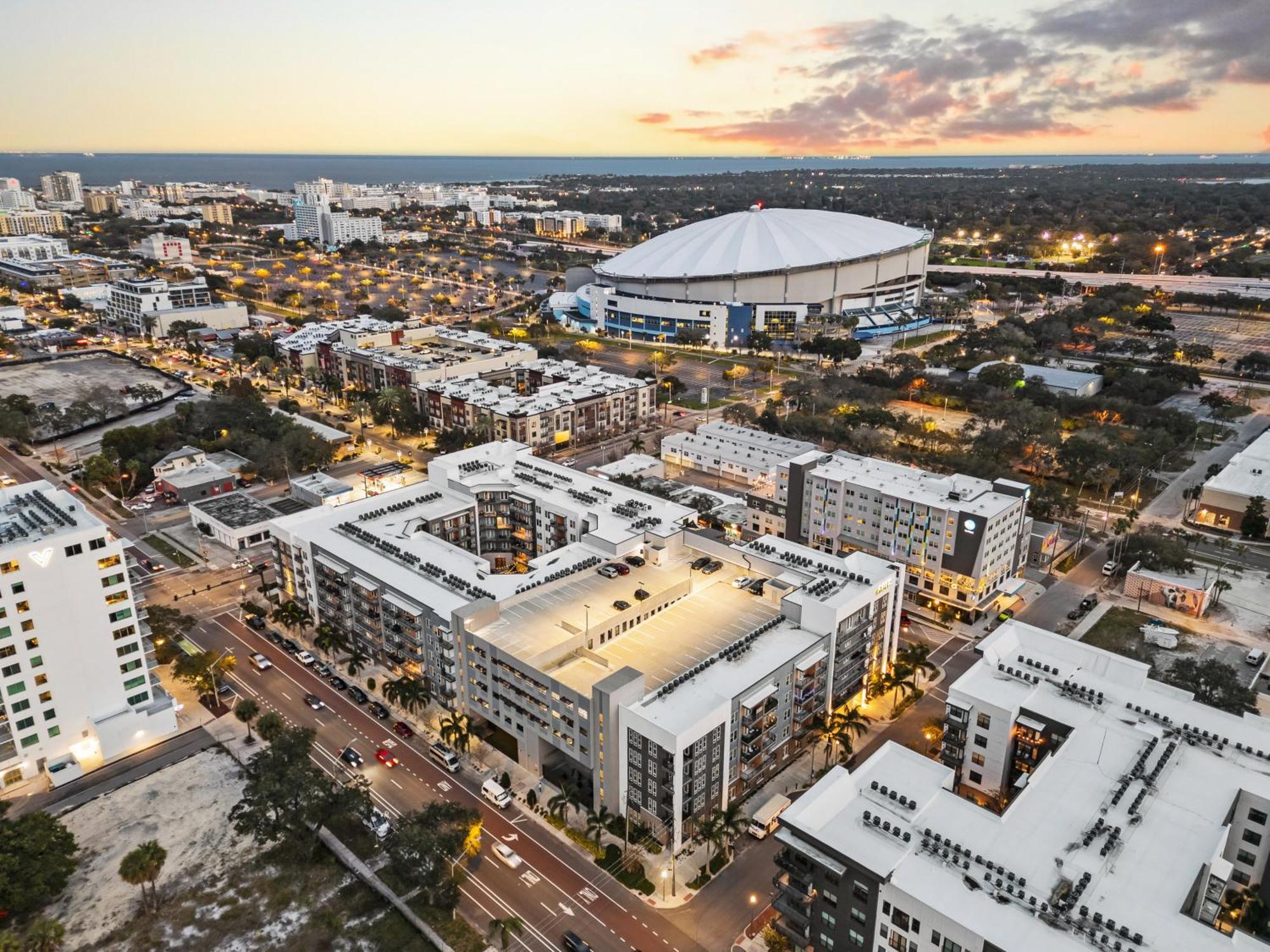 סיינט פיטרסברג Tropicana Field 1 Bed In Downtown St Pete With Free Parking מראה חיצוני תמונה